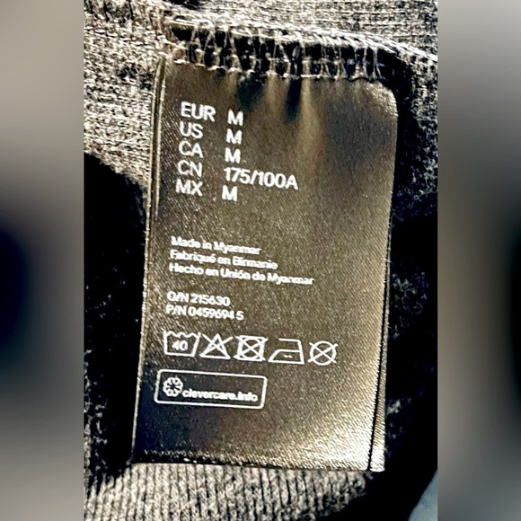 H & M long sleeve shirt. - Picture 5 of 5